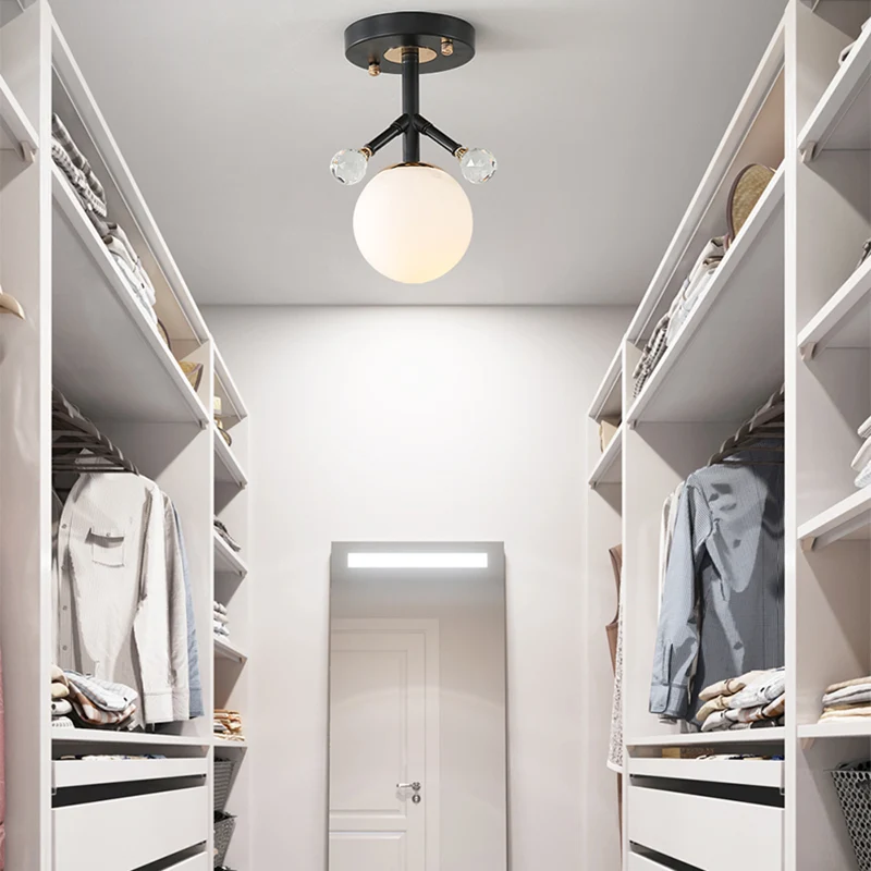 1 Light Globe Semi Flush Verlichting Moderne witte glazen en metalen plafondverlichting met kristallen bol deco Clearhalo