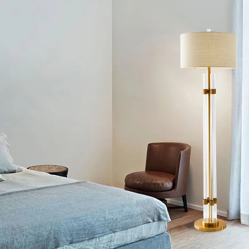 Lineaire slaapkamervloerlamp Nordic Crystal Rod LED Beige staande verlichting met trommelstofkap Clearhalo
