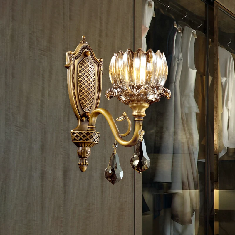 Lotus Amber Glazen Wandlamp Antiek 1 Kops Woonkamer Wandkandelaar met Kristallen Pendalogues Messing Clearhalo
