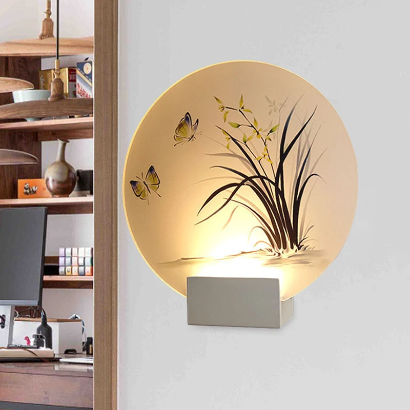 Maanvormige acryl wandmontage verlichting Aziatische witte LED-muurschilderinglamp met vlinder- en orchideepatroon Clearhalo