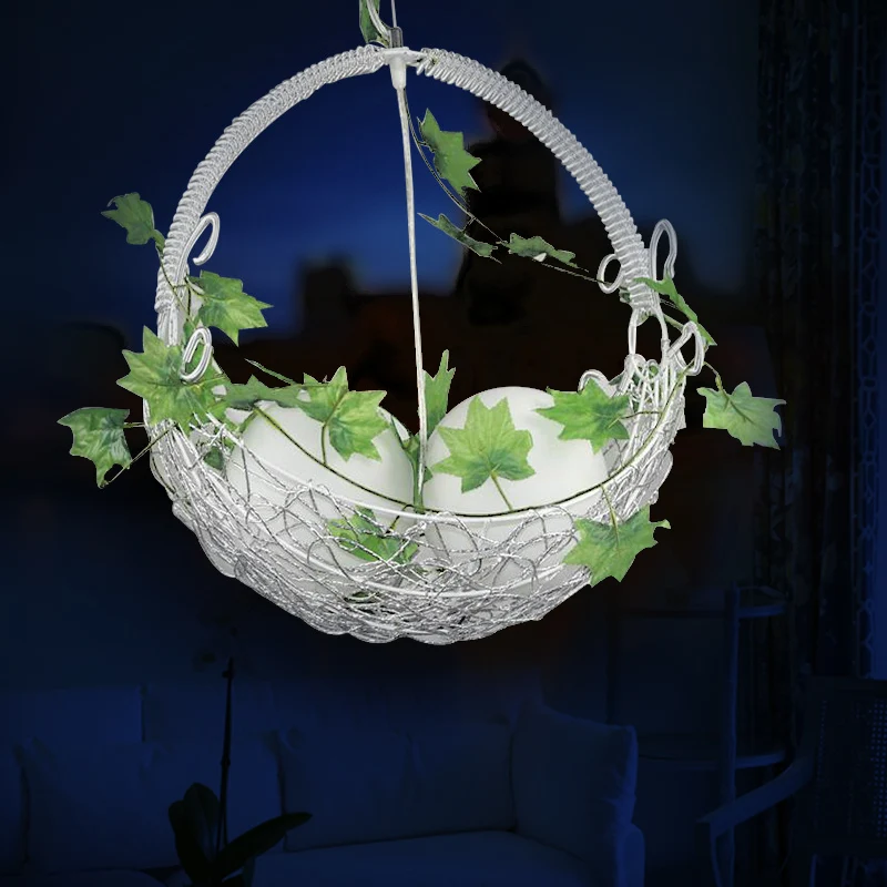Mandkroonluchter met 2 lampen, pastorale witte metalen hanger met bolvormige opalen glazen kap en bladdecor Clearhalo