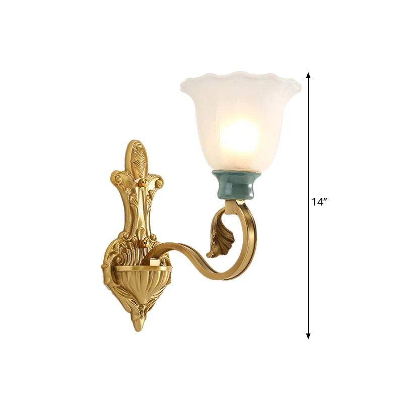 Melkachtig glas messing wandkandelaar bloesem 1/2-kop traditionele scroll arm wandverlichting armatuur met ginkgo blad dec...