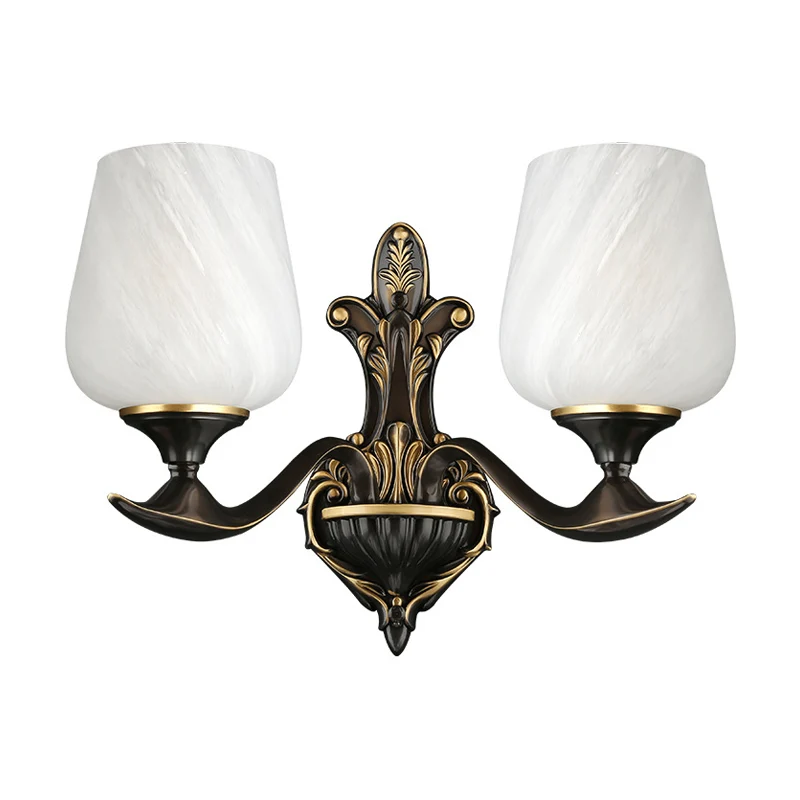Melkachtige glazen bekerachtige wandlamp Traditionele 1/2-lichts nachtkastverlichtingsarmatuur zwart en goud Clearhalo