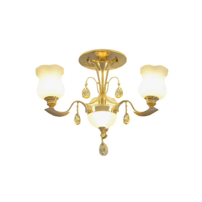 Melkglazen tulpbloem semi-inbouw moderne slaapkamer met 3 lampen dichtbij plafondlamp goud Clearhalo