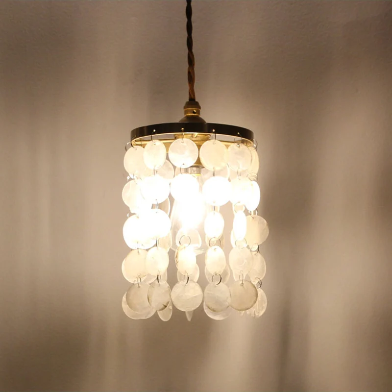 Messing cirkel hanglamp Coastal Metal 1-lichts eetkamer hanglamp met schelpdecor Clearhalo