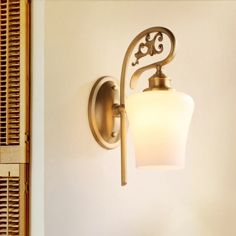 Messing 1 kop wandverlichting koloniaal wit glas conisch wandgemonteerd licht voor woonkamer Clearhalo