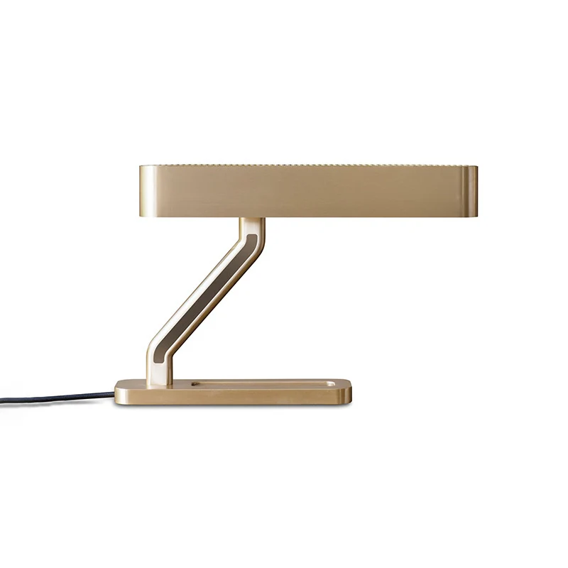 Metalen ovale tafelverlichting Hedendaagse LED-nachtlamp met ladebasis goud Clearhalo