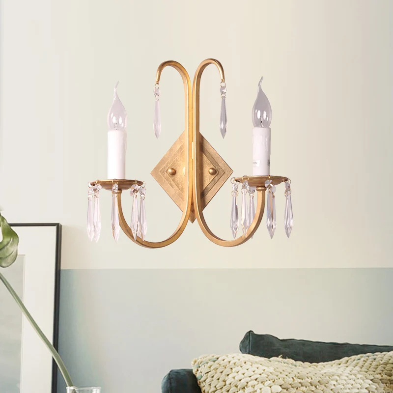 Metallic kaarsstijl wandverlichtingsarmatuur Rustiek 2-lichts eetkamerkandelaar goud met kristallen druppel Clearhalo