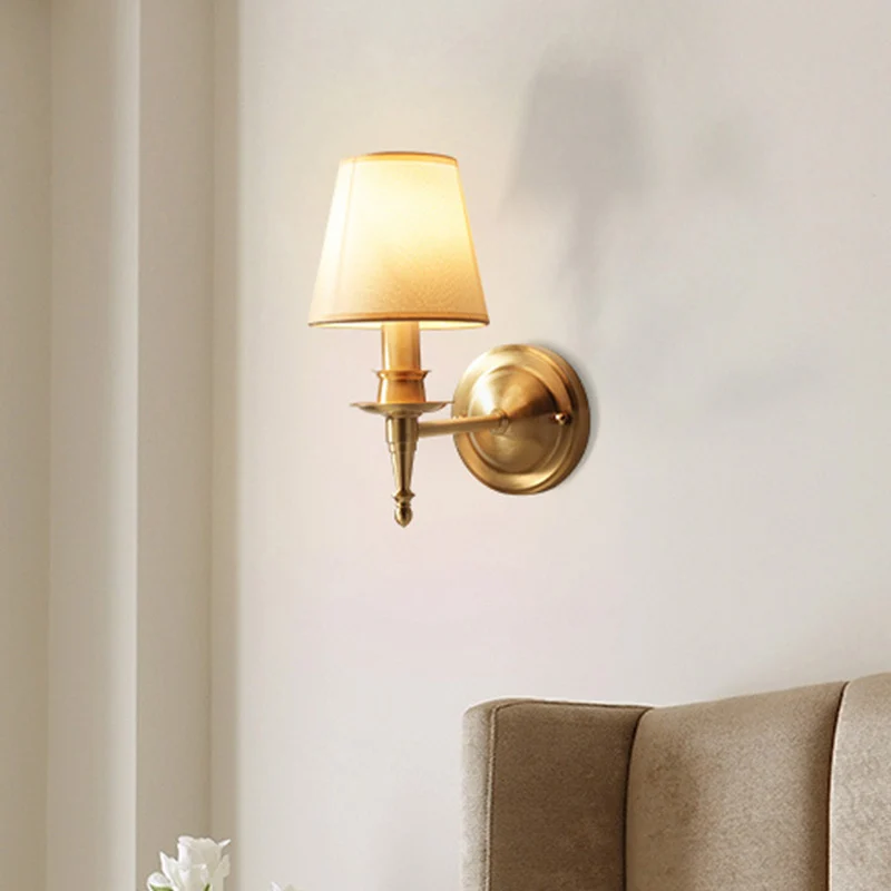 Minimalisme kegelvormige wandkandelaar Stoffen wandgemonteerde verlichting met één lamp goud Clearhalo