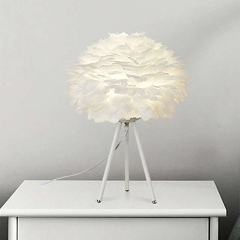 Minimalistische bolvormige nachtlamp Feather 1-koppig nachtkastje met statief Clearhalo