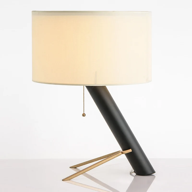Minimalistische creatieve driepoot nachtlamp metaal 1 lamp slaapkamer tafellamp met trekketting zwart met ronde stoffen ka...