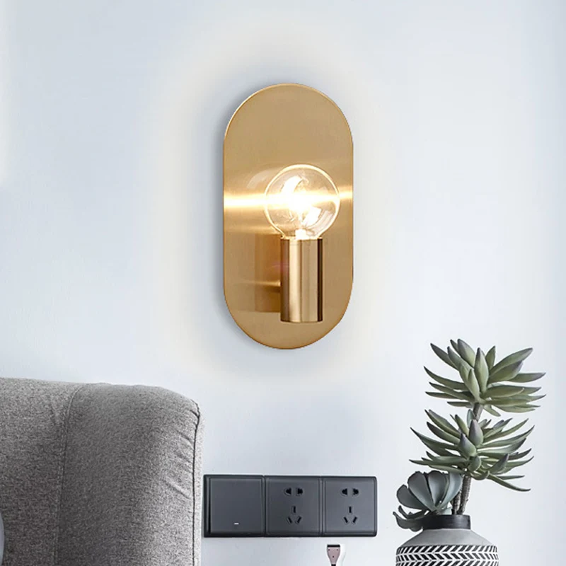 Minimalistische gouden afwerking metalen wandlamp met ovale achterplaat, 1 lichtbron Clearhalo