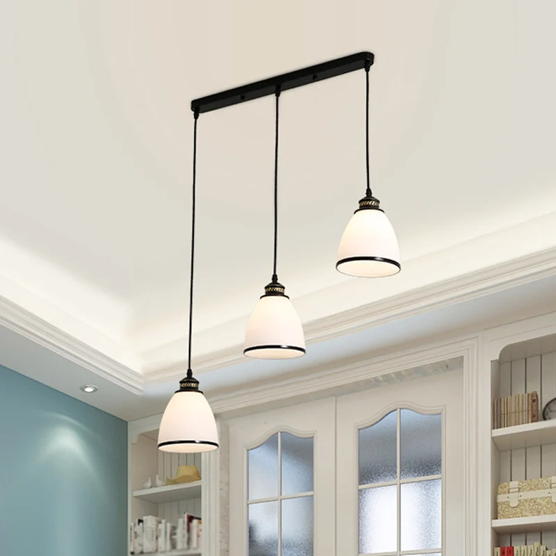 Minimalistische klokkenhanger, 3-lichts hanglamp van ivoorkleurig glas met ronde/lineaire luifel zwart Clearhalo