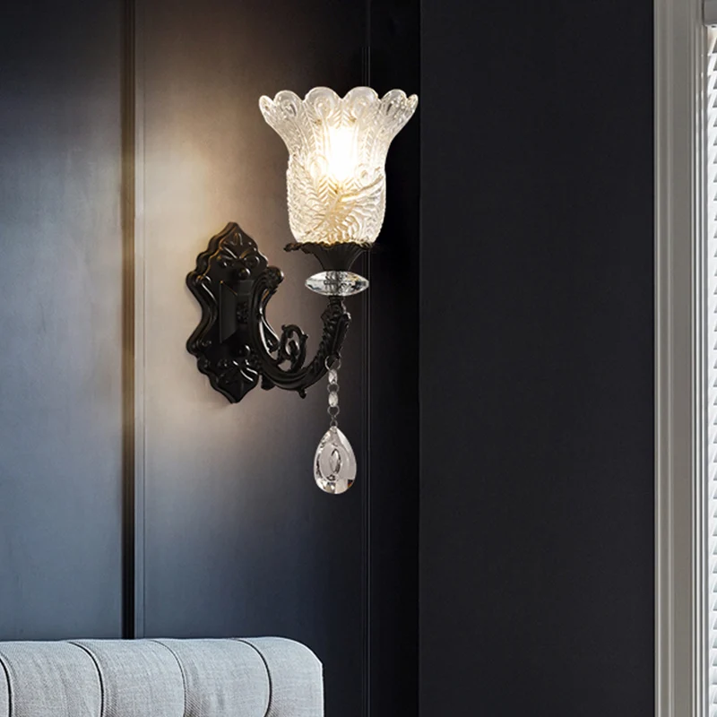 Minimalistische wandverlichting met 1/2 lamp en lampenkap van helder kristalglas, wandlamp met zwarte bloem Clearhalo