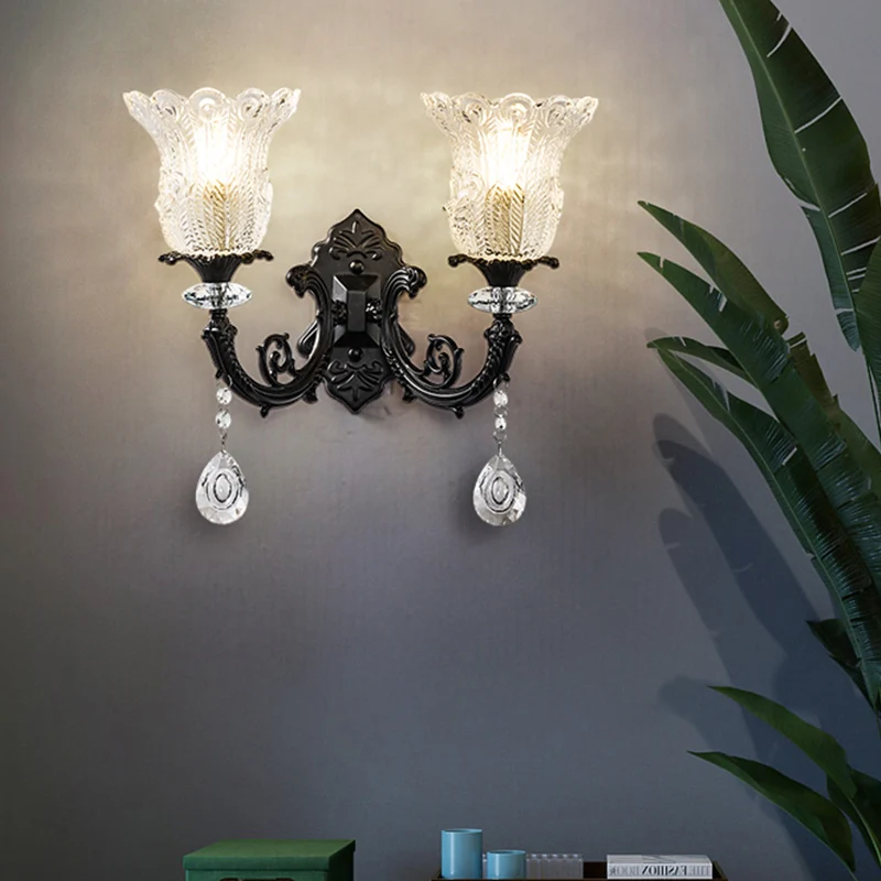 Minimalistische wandverlichting met 1/2 lamp en lampenkap van helder kristalglas, wandlamp met zwarte bloem Clearhalo