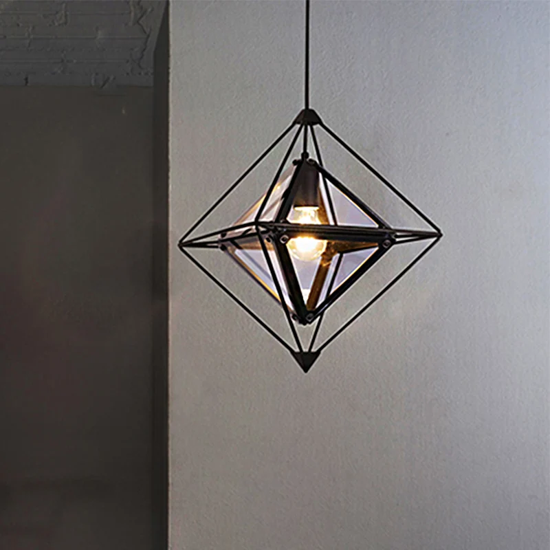 Moderne 1-lichts hanglamp met amber/rookgrijze glazen kap, veelhoekige plafondlamp met zwart/gouden frame Clearhalo