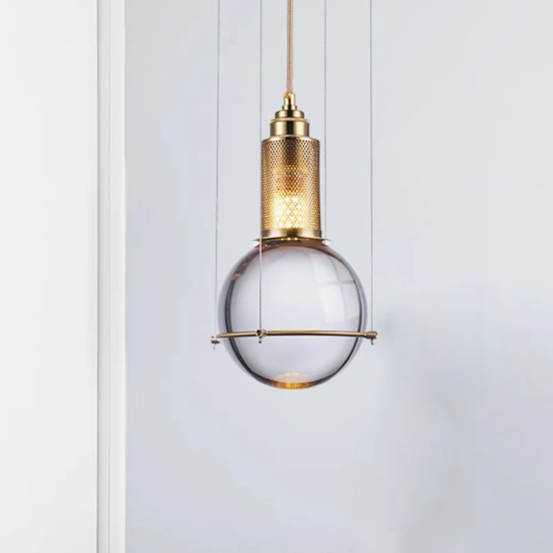 Moderne bolvormige hanglamp helder kristal 1-lichts LED-slaapkamerhanglamp met gouden gaaskooi warm/wit licht Clearhalo