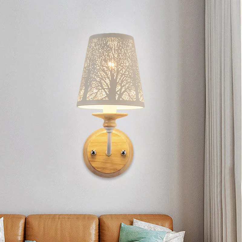 Moderne conische wandverlichtingsideeën Metallic 1-lichts slaapkamerwandgemonteerde lamp met boomontwerp wit Clearhalo