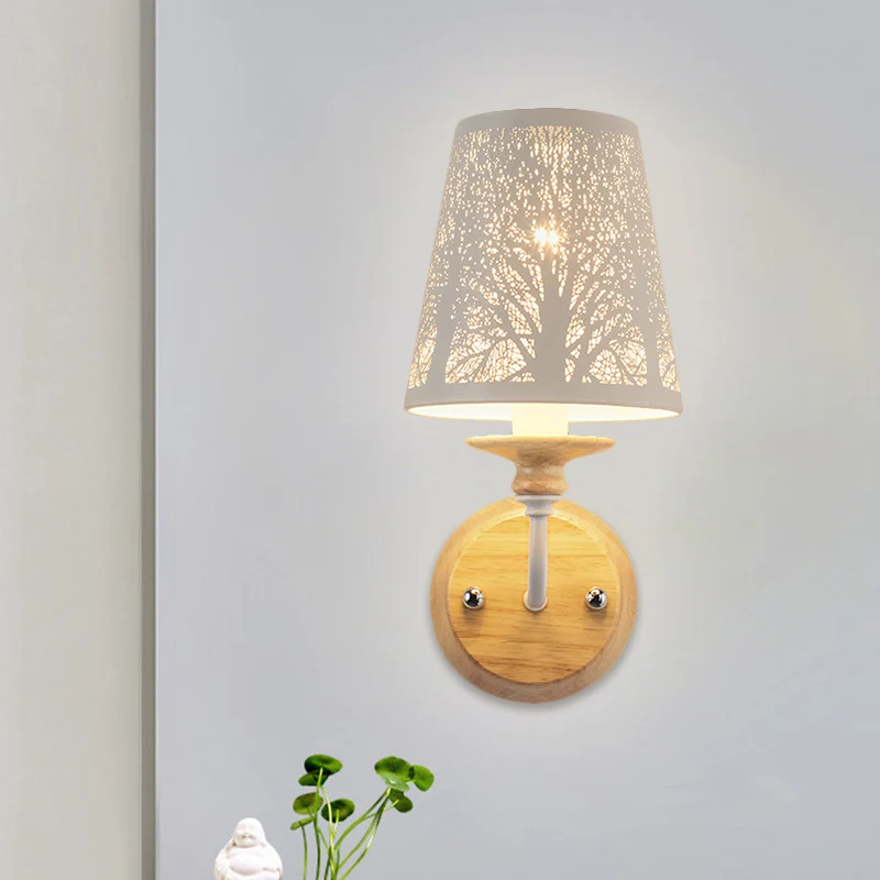 Moderne conische wandverlichtingsideeën Metallic 1-lichts slaapkamerwandgemonteerde lamp met boomontwerp wit Clearhalo