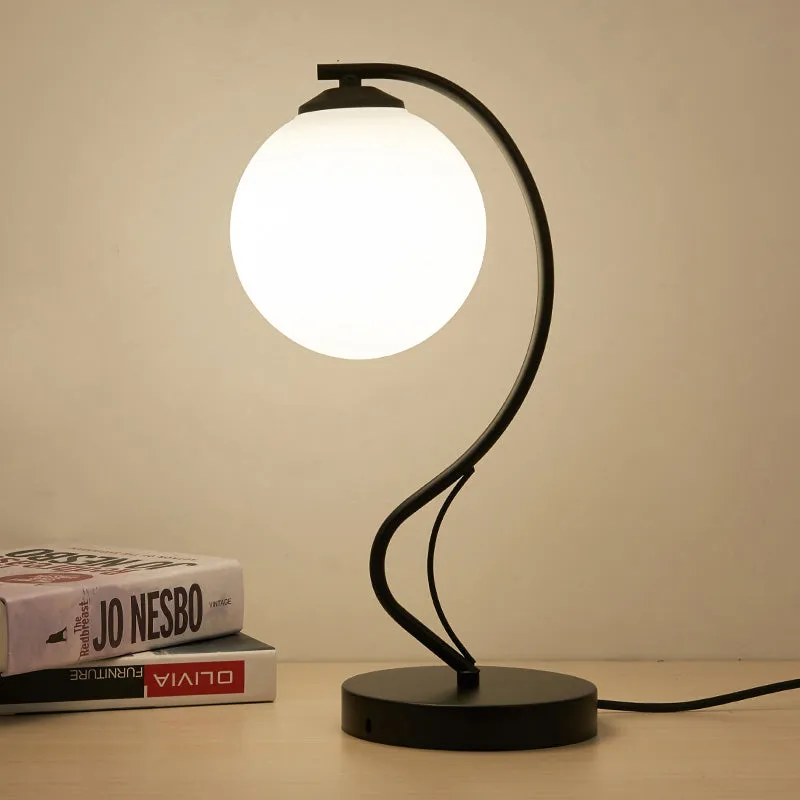 Moderne Globe Shade Task Lighting 1 lamp matglazen leeslamp zwart met voet Clearhalo
