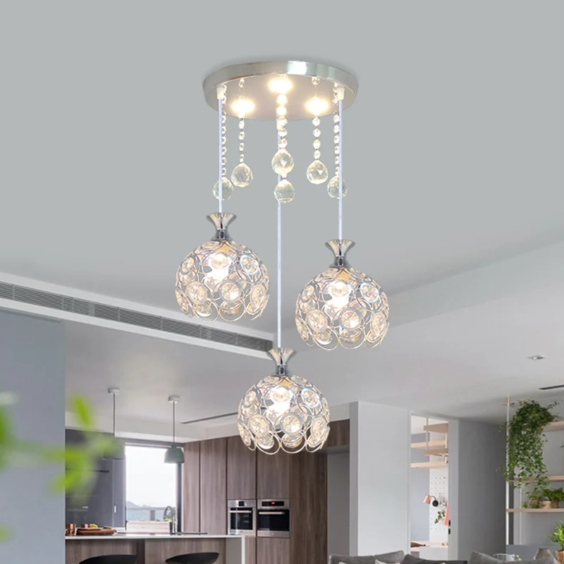 Moderne hangende hanglamp met zilveren afwerking en koepelvormige, met kristallen ingelegde lampenkap Clearhalo