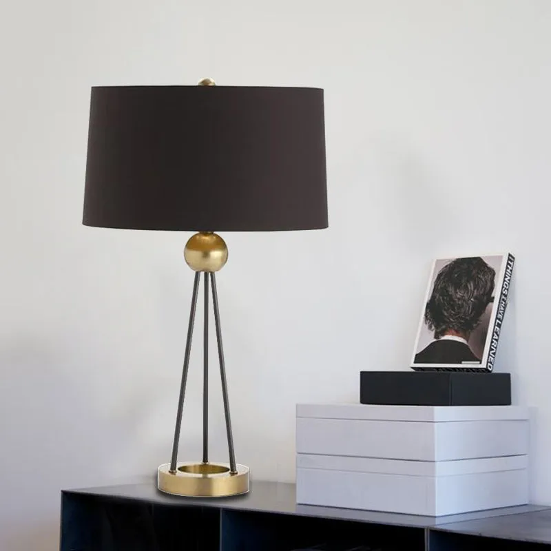 Moderne Scandinavische statieftafellamp, 1 kops metalen nachtkastjelamp zwart met trommelstofkap Clearhalo
