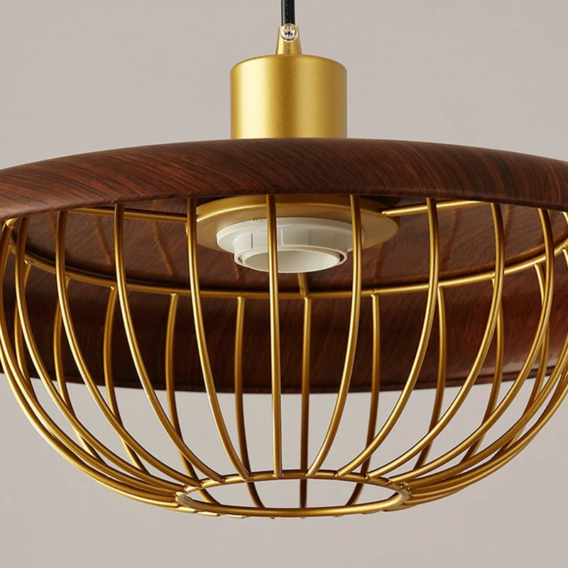 Moderne stijl houten hanglamp met gouden metalen kooi lampenkap enkele lamp hanglamp voor koffieshop Clearhalo