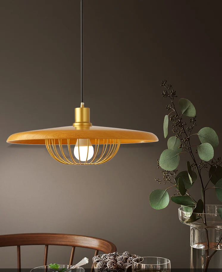 Moderne stijl houten hanglamp met gouden metalen kooi lampenkap enkele lamp hanglamp voor koffieshop Clearhalo