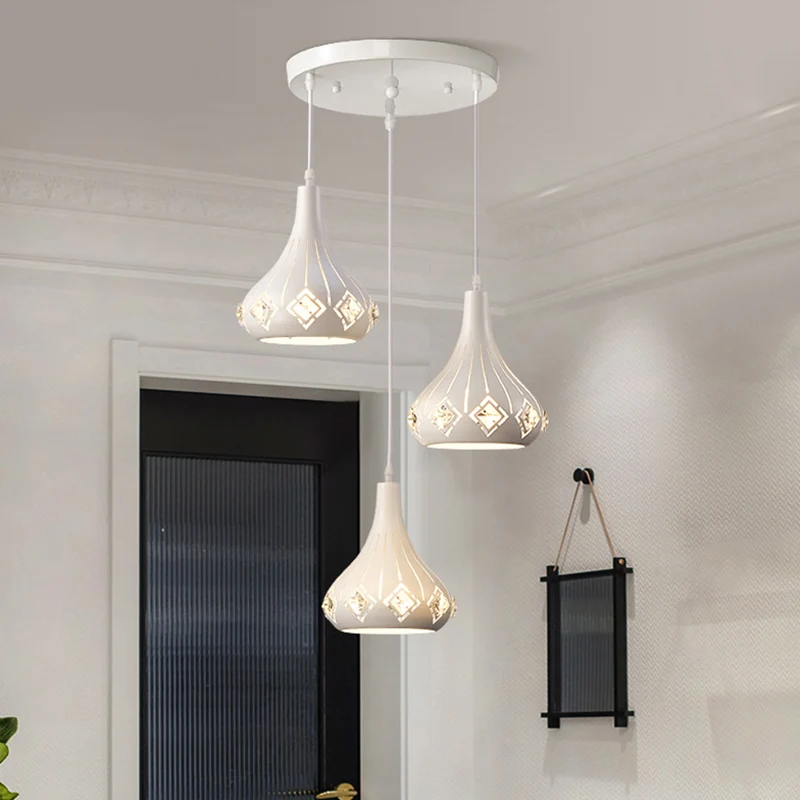 Moderne urnvormige multi-plafondlamp van metaal met 3 lampen en restaurant-slingerlamp wit met kristallen accent Clearhalo