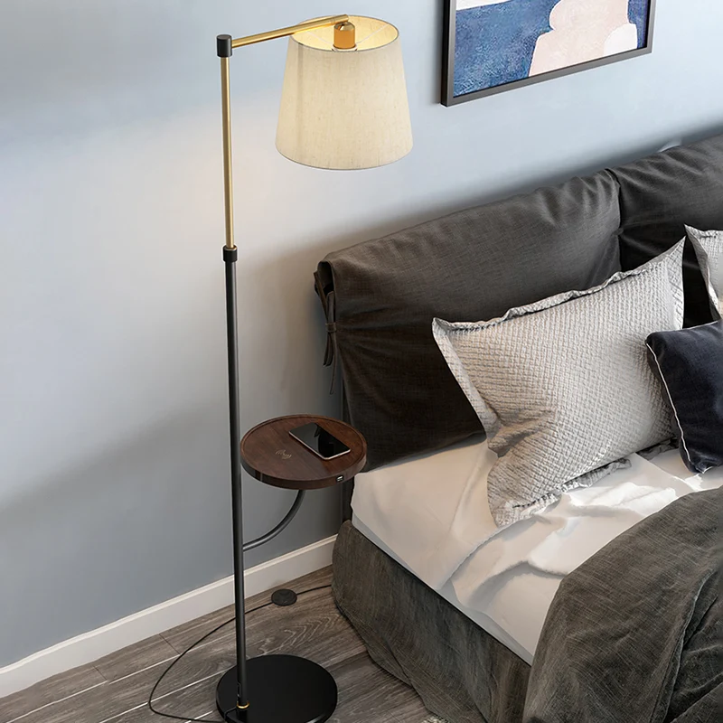 Moderne vloerlamp met haakse arm, metaal, 1-lichts woonkamervloer-bureaulamp met ton beige stoffen kap zwart-goud Clearhalo