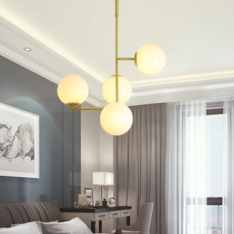 Modernistische hangende kroonluchter met 4 hoofden, gouden bol, plafondhanglamp met melkachtige glazen kap Clearhalo