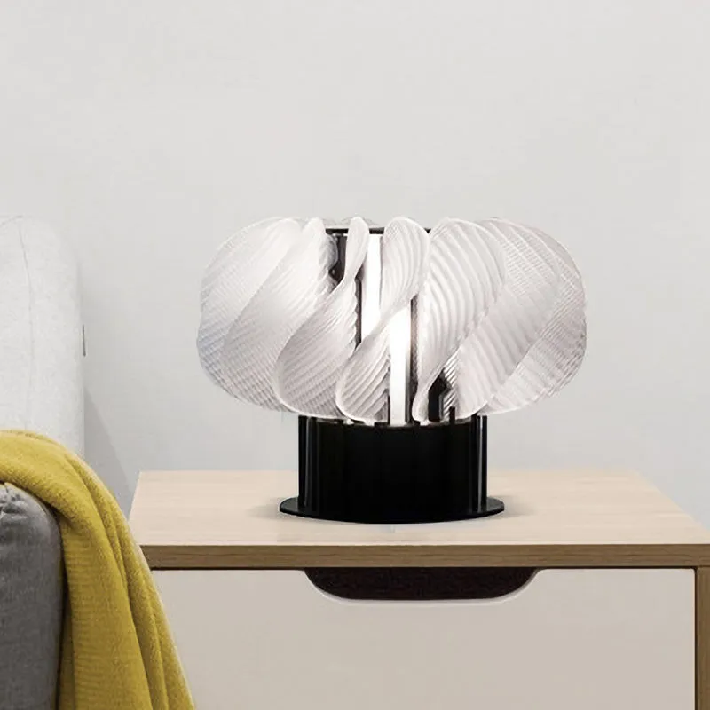 Modernistische LED-tafellamp met gebogen paneel van acryl wit en zwart met spiraalvormig ontwerp Clearhalo