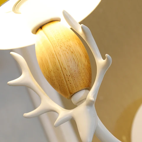 Mooie wandlamp met hertenkop en cilinderkap, metalen enkelvoudige schanslamp voor kinderslaapkamer Clearhalo