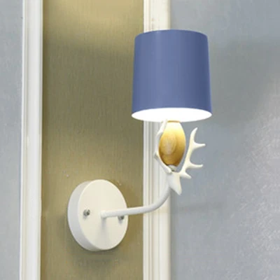 Mooie wandlamp met hertenkop en cilinderkap, metalen enkelvoudige schanslamp voor kinderslaapkamer Clearhalo