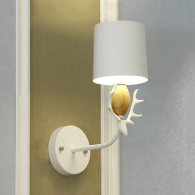 Mooie wandlamp met hertenkop en cilinderkap, metalen enkelvoudige schanslamp voor kinderslaapkamer Clearhalo