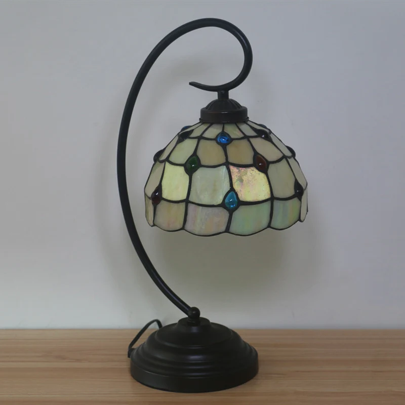 Nachtkastje van metaal met ronde arm, barok, 1 licht, donkere koffie, taakverlichting met traliekom, beige glazen kap Clea...