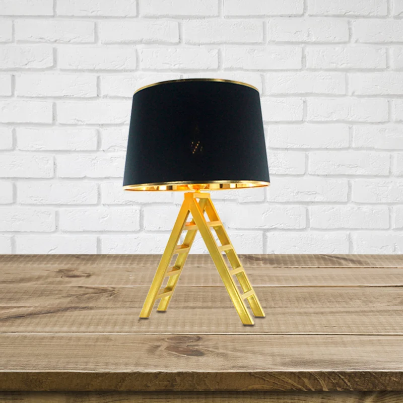 Nachtkastje de vorm van een ladder, moderne metalen LED-gouden nachtkastjelamp met witte/zwarte stoffen kap van trommel Cl...