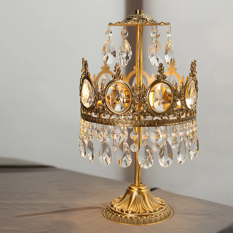 Nachtkastjelamp met één lamp, antieke kroonvormige kristallen tafellamp goud voor slaapkamer Clearhalo
