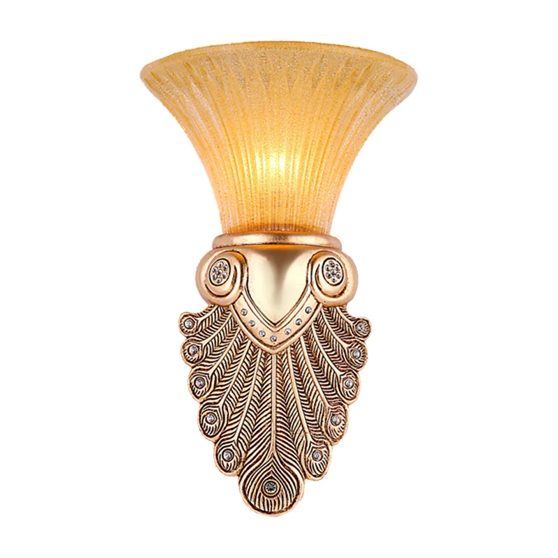 Omgekeerde bel slaapkamer wandlamp magazijn opaal gecanneleerd glas 1-lamp gouden wandkandelaar verlichting met pauwenveer...