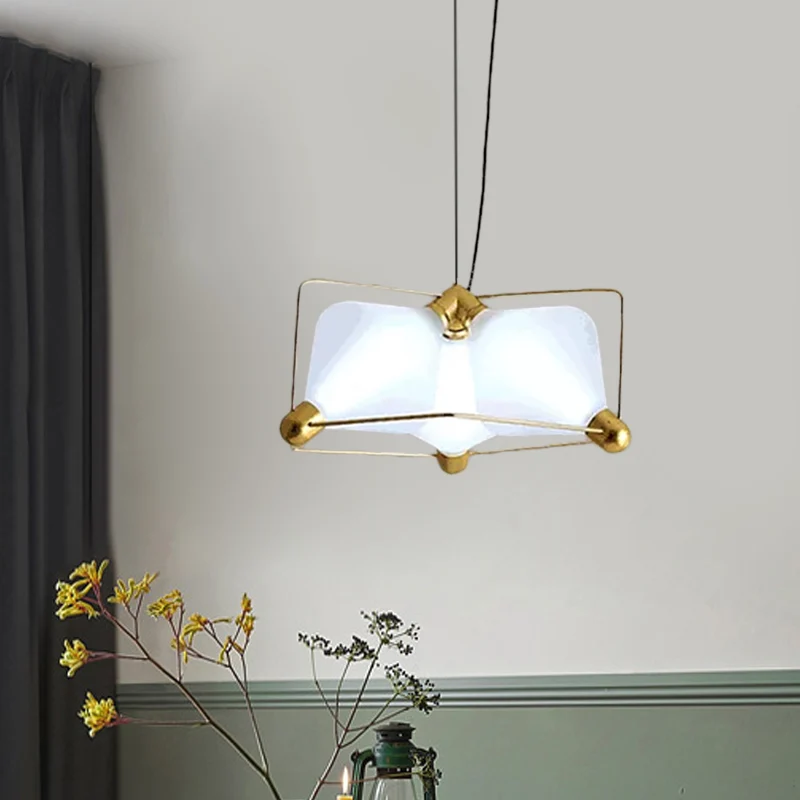 Opaal glazen diamanten plafondkroonluchter eigentijds 3 lampen gouden LED hangende plafondlamp met frame warm/wit licht Cl...