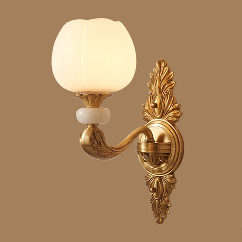 Opaal glazen knop hangende kroonluchter moderne stijl messing ophangverlichting met gebogen arm Clearhalo