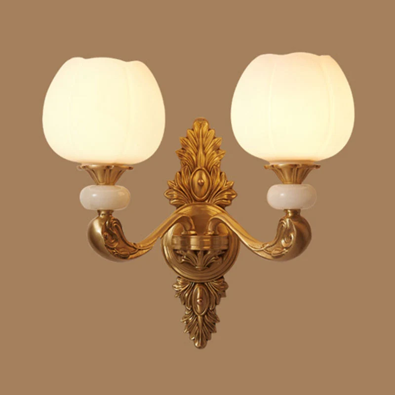 Opaal glazen knop hangende kroonluchter moderne stijl messing ophangverlichting met gebogen arm Clearhalo