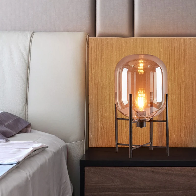 Ovale nachtverlichting Moderne rookgrijs/cognac glazen kap 1-lichts restaurantnachtkastjelamp met verticale metalen voet C...