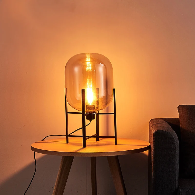 Ovale nachtverlichting Moderne rookgrijs/cognac glazen kap 1-lichts restaurantnachtkastjelamp met verticale metalen voet C...
