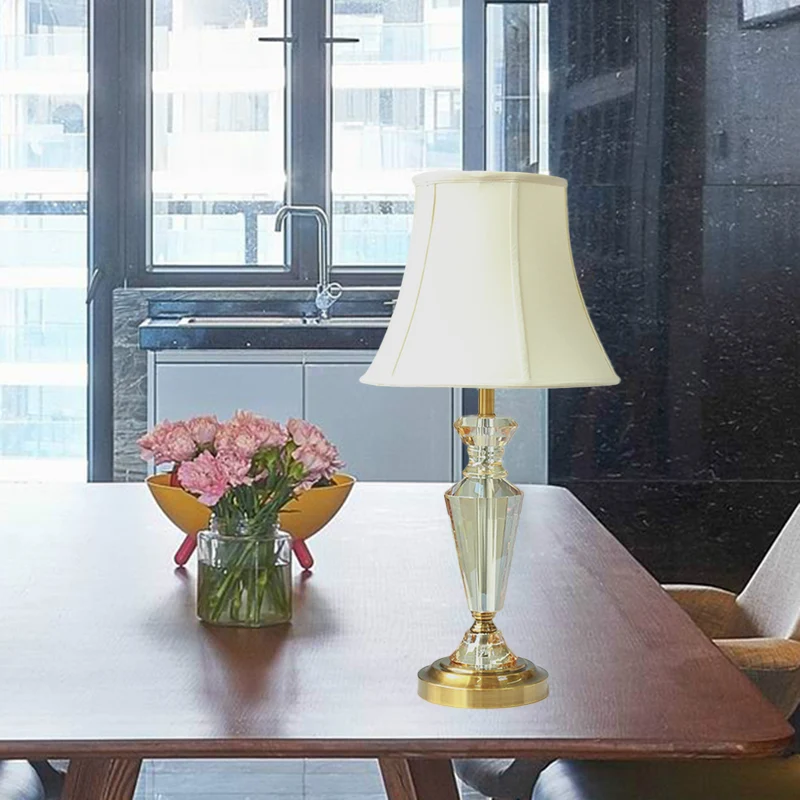 Panel Bell Kristallen tafelverlichting Eigentijdse gouden nachtlamp met 1 lamp en rond voetstuk Clearhalo