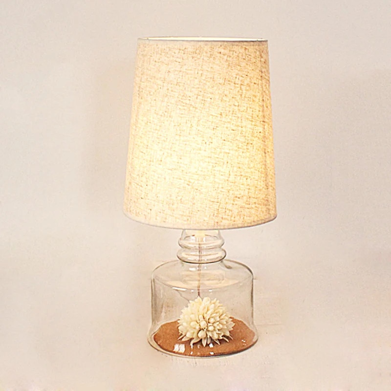 Pastorale Emmer Tafellamp 1-lamps stoffen nachtlampje helder/blauw/zwart met gedroogde bloemen en glazen voet Clearhalo