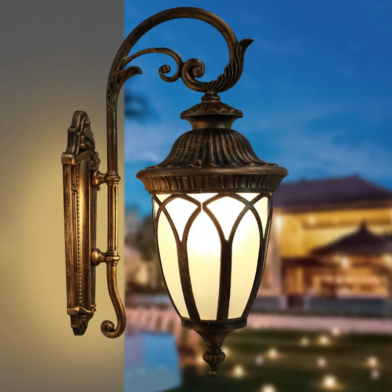 Paviljoen Binnenplaats Wandverlichtingsarmatuur Boerderij Crème Glas 1-lichts Zwart/Brons Blaker Clearhalo