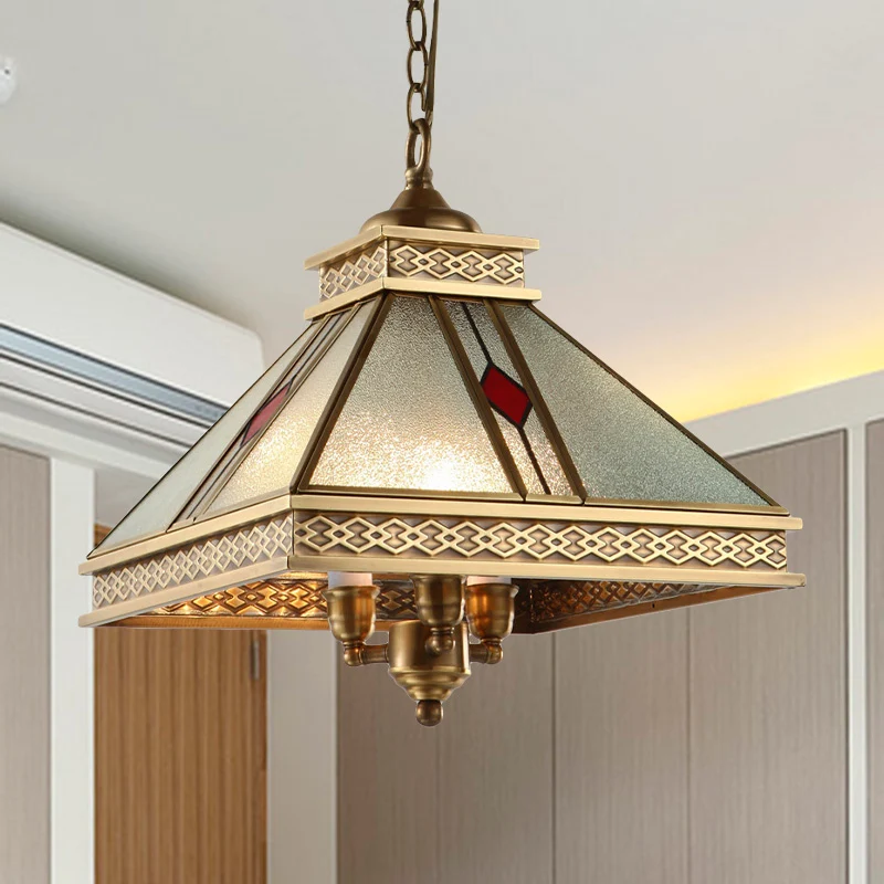 Piramidevormige slaapkamerplafondkroonluchter Retro matglas 3 lichts gouden hanglampset Clearhalo