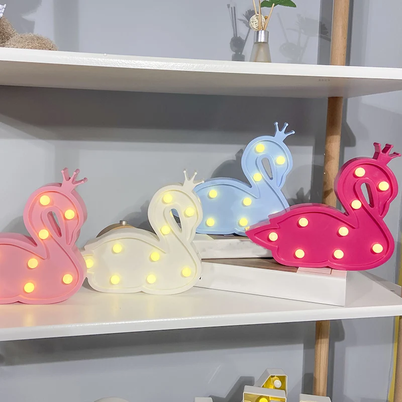 Plastic Zwaan Wandnachtlamp Hedendaagse LED-nachtverlichting voor kinderslaapkamer Clearhalo