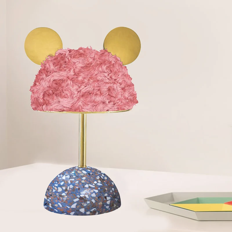 Pluche stof beer tafellamp kinderstijl 1 lamp roze/donkergroen/lichtroze nachtkastje met koepelvormige terrazzo voet Clear...